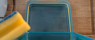 Warum sollte die Brotdose aus dem Rucksack genommen werden?